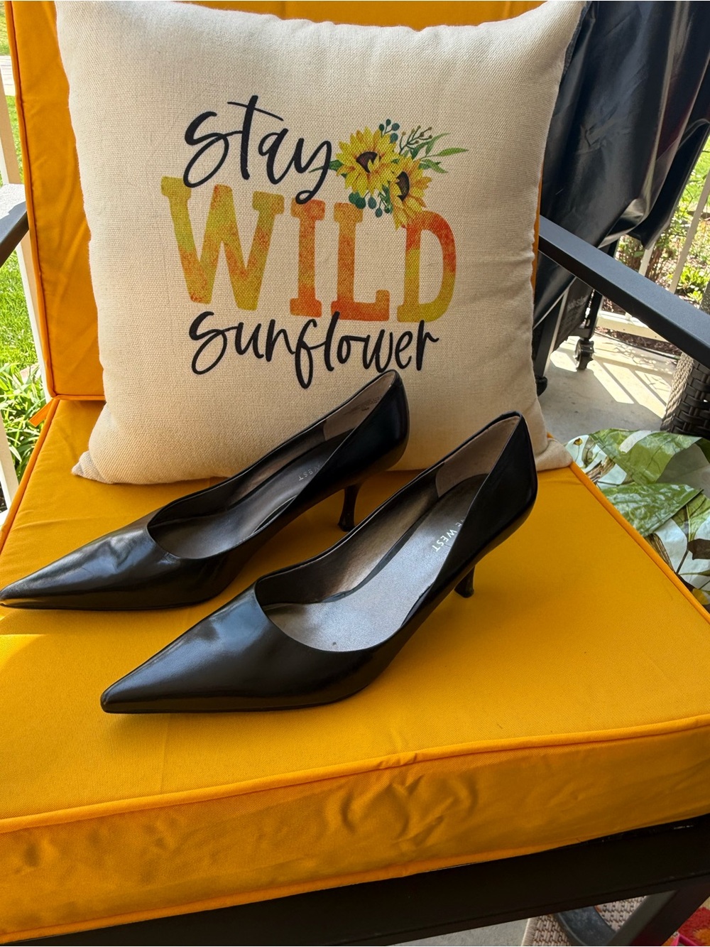 Nine West Black Pointed-Toe Kitten Heels
